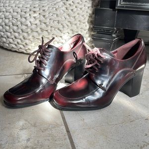Clarks Artisan 7.5 Heel Maroon Shoes/Boots 👞